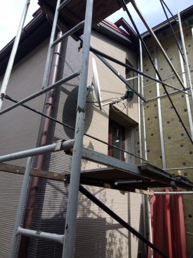 Монтаж Японских фасадных панелей NICHIHA и теплоизоляции ROCKWOOL на фасад частного дома.